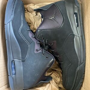 Jordan Courtside 23 ‘Triple Black’ AR1000-001